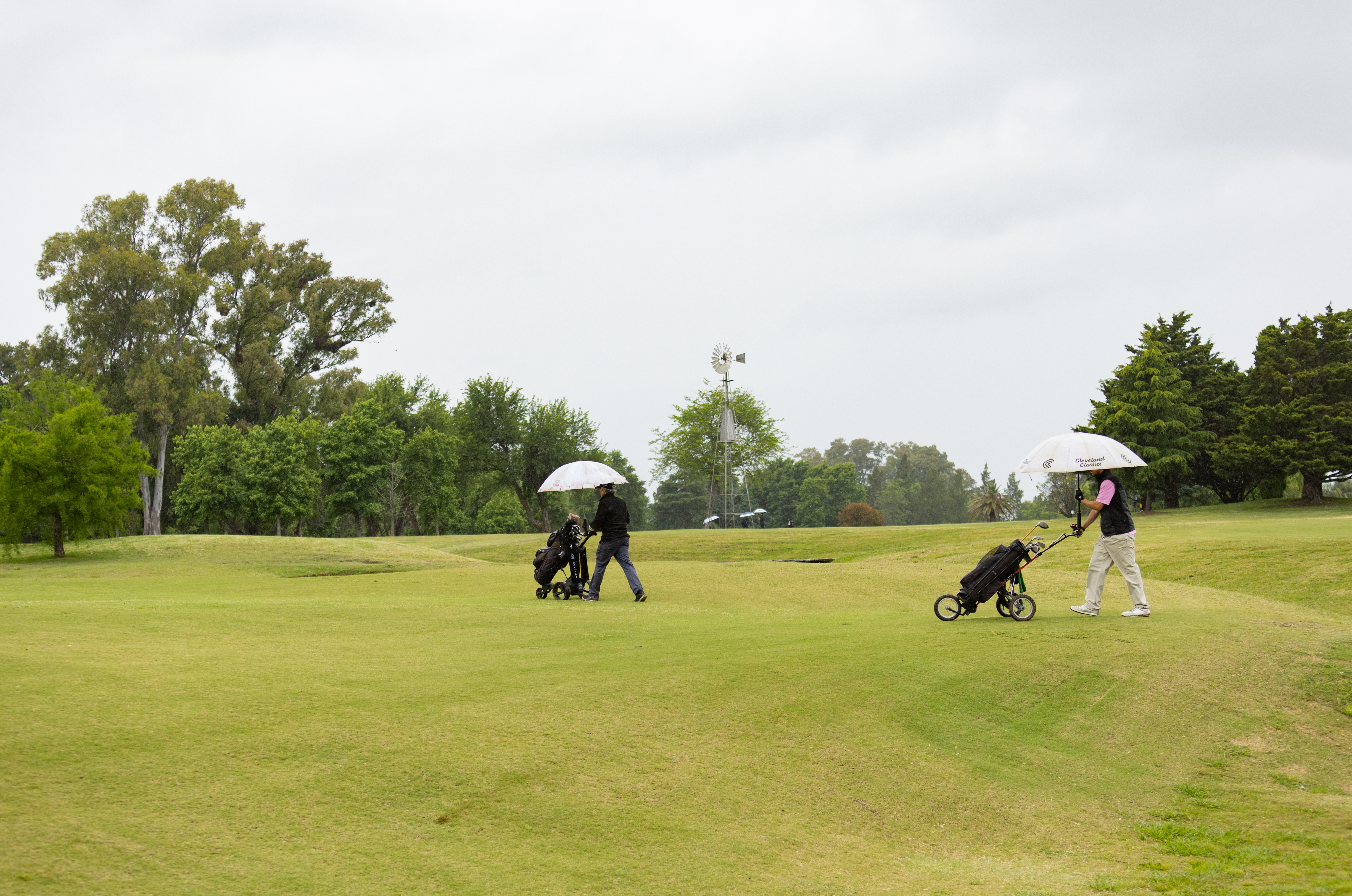 Golf con prop&oacute;sito: el agro busca reunir fondos para 100 becas