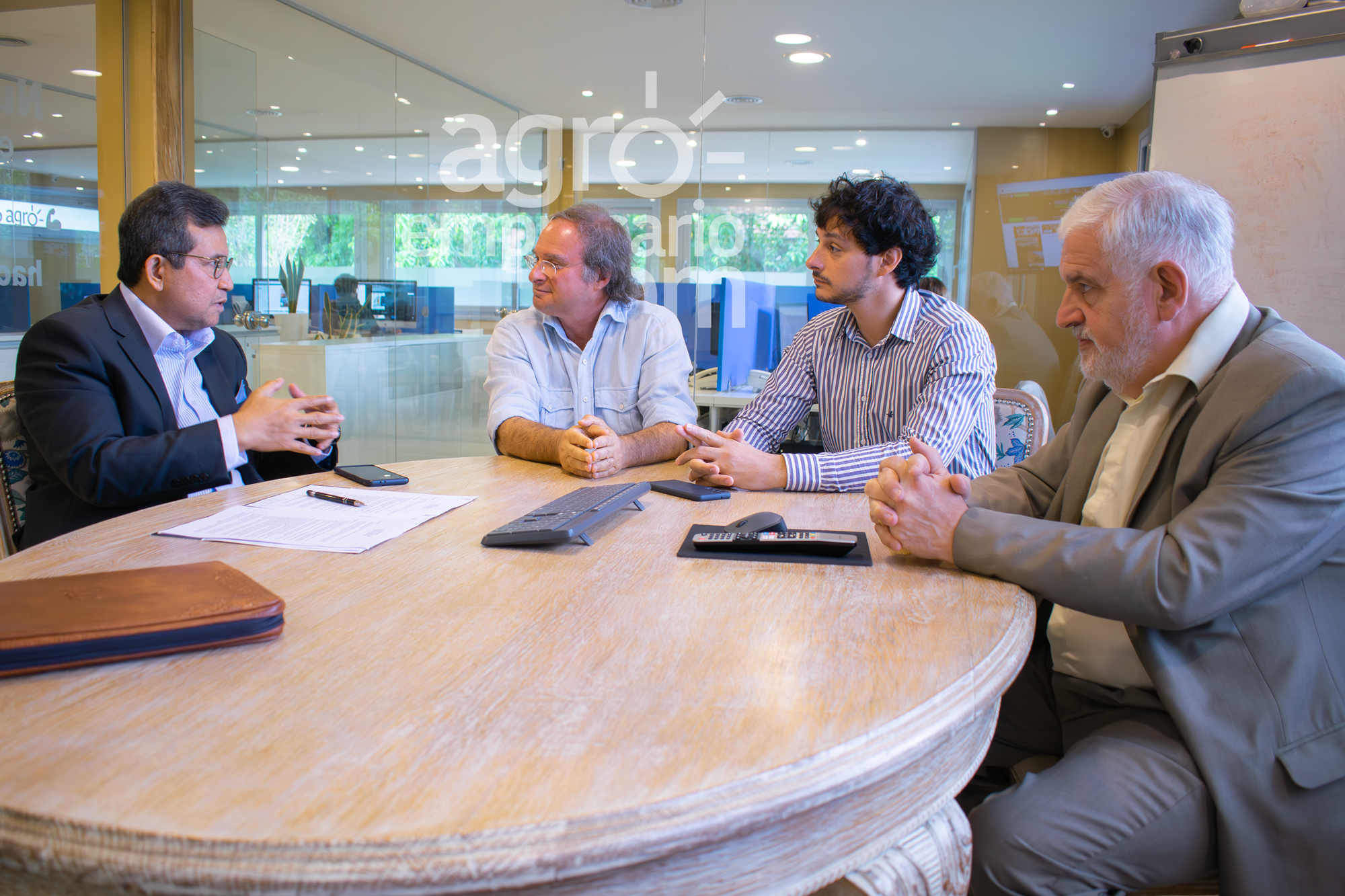 Sulaiman Syarif, Embajador de Indonesia en Argentina; Juan Carrozzino, CEO de Agroempresario.com; Agustin Carrozzino, Director Institucional de Agroempresario.com; Fernando Vilella, Director de Desarrollo Estratégico y Contenidos de Agroempresario.com.