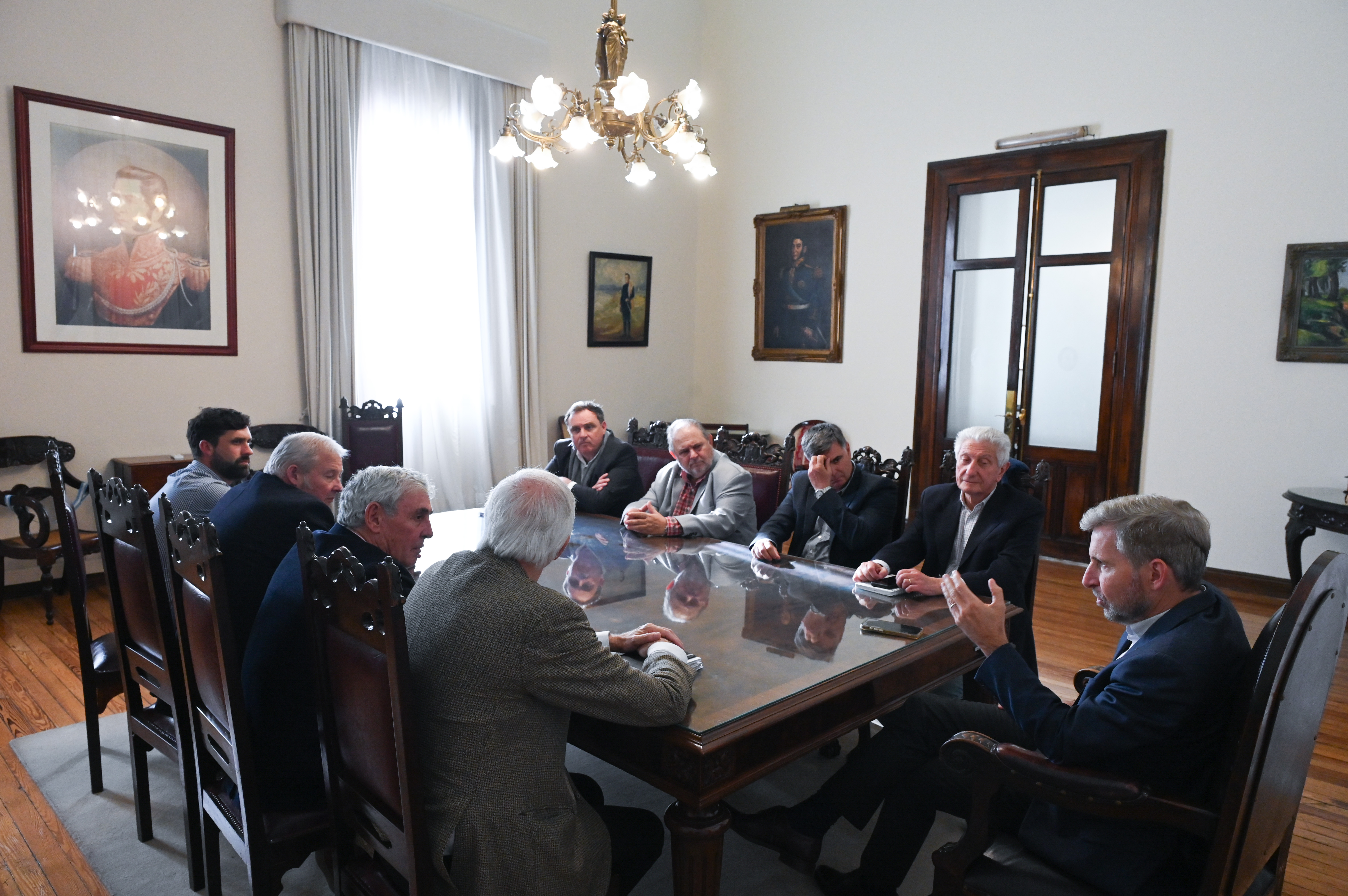 Frigerio avanza con el campo para mejorar los caminos rurales