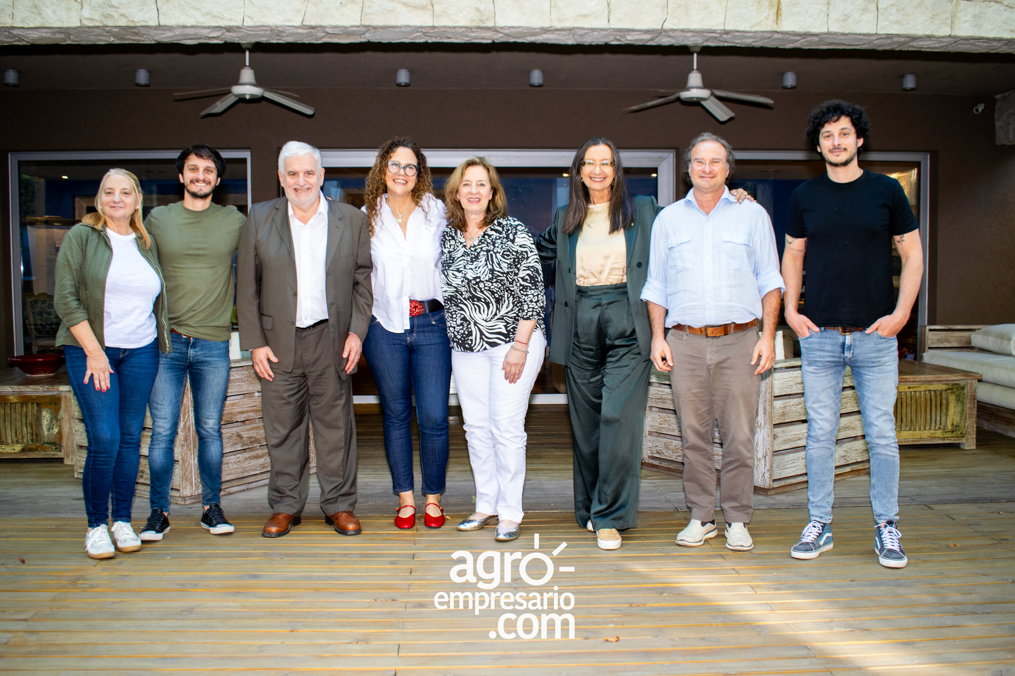 Teresa Giacomelli, CFO de Agroempresario.com; Santiago Maria Carrozzino, Director Comercial de Agroempresario.com;  Fernando Vilella, Director de Desarrollo Estratégico y Contenidos de Agroempresario.com; María Fernanda Bardón Font, Asesora en Desarrollo Comercial de Negocios; Ana María Di Giulio, Experta en Calidad y Negociaciones Internacionales ex Senasa; Andrea Grobocopatel, Presidenta de la Fundación Flor; Juan Carrozzino, CEO de Agroempresario.com; y Agustín Carrozzino, Director Institucional de Agroempresario.com