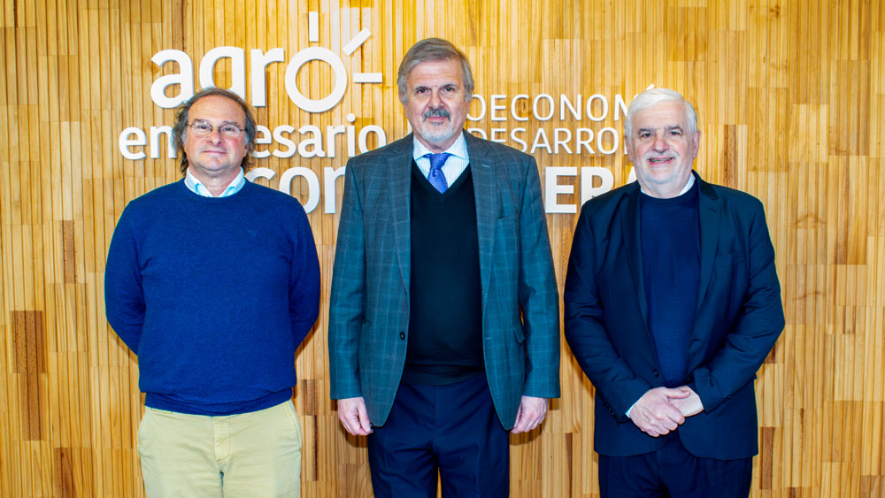 Juan Carrozzino, CEO de Agroempresario.com, Ricardo Marra, Presidente de La Bolsa de Cereales de Buenos Aires y Fernando Vilella, Director de Desarrollo Estratégico de Agroempresario.com