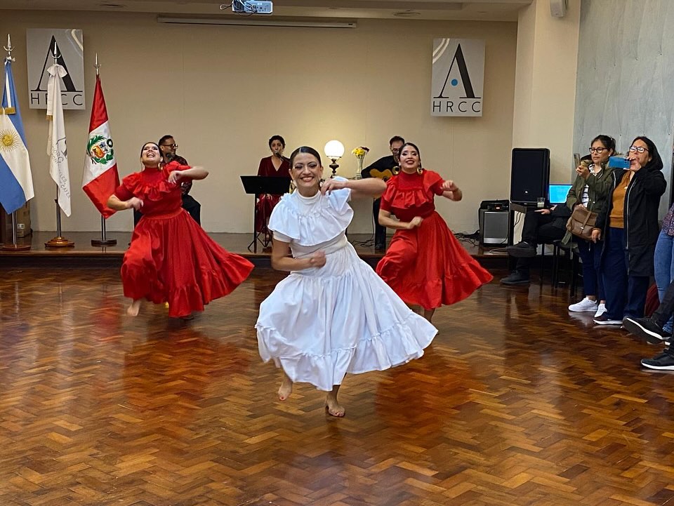 Sabores y ritmos del Perú brillaron en Buenos Aires en el Día de la Canción Criolla