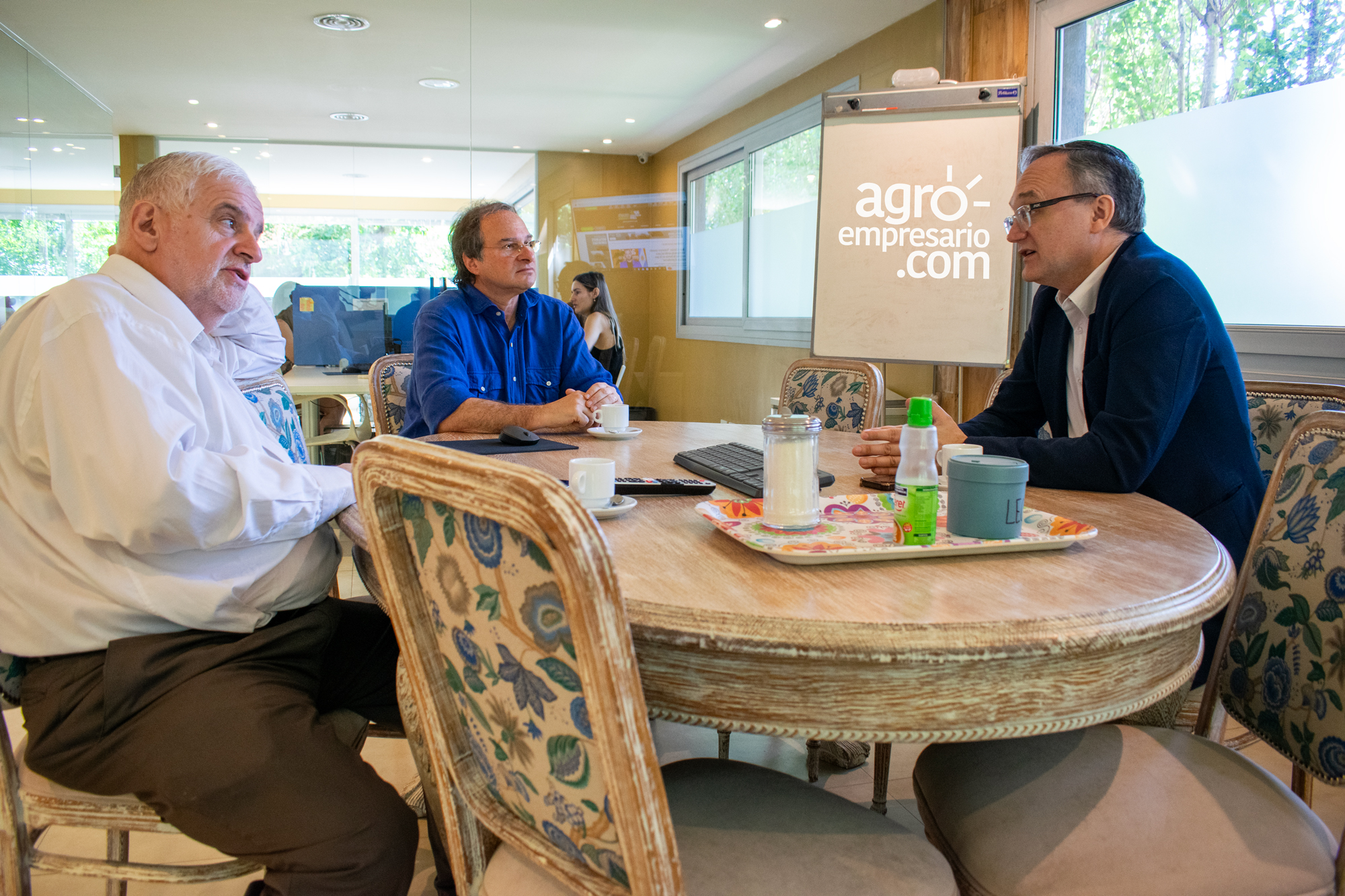  Fernando Vilella, Director de Desarrollo Estratégico y Contenidos de Agroempresario.com; Juan Carrozzino, CEO;  y Gustavo Idígoras, Presidente de Cámara de la Industria Aceitera de la República Argentina (CIARA)