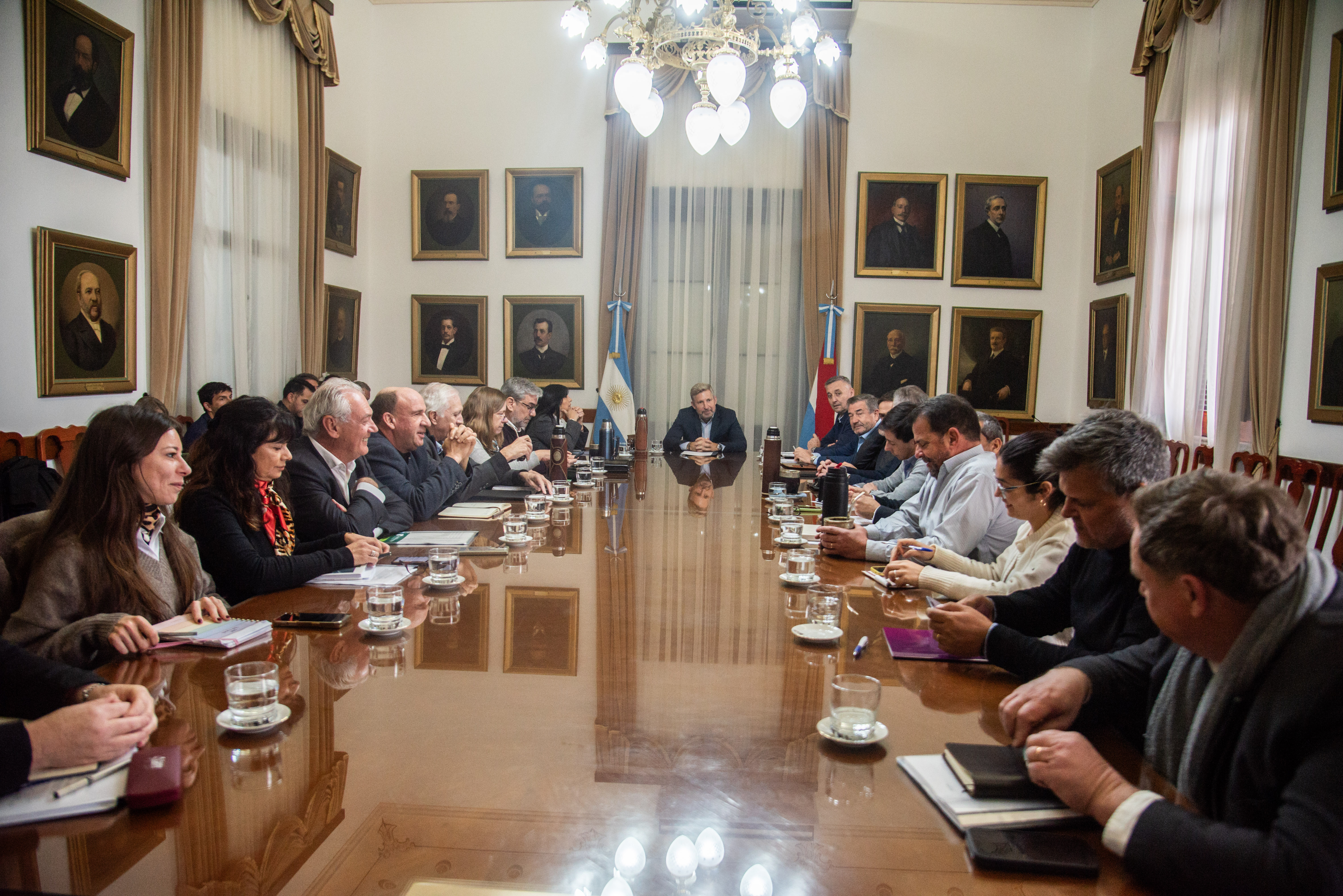 Frigerio anunci&oacute; inversi&oacute;n hist&oacute;rica en vialidad y puertos en Entre R&iacute;os