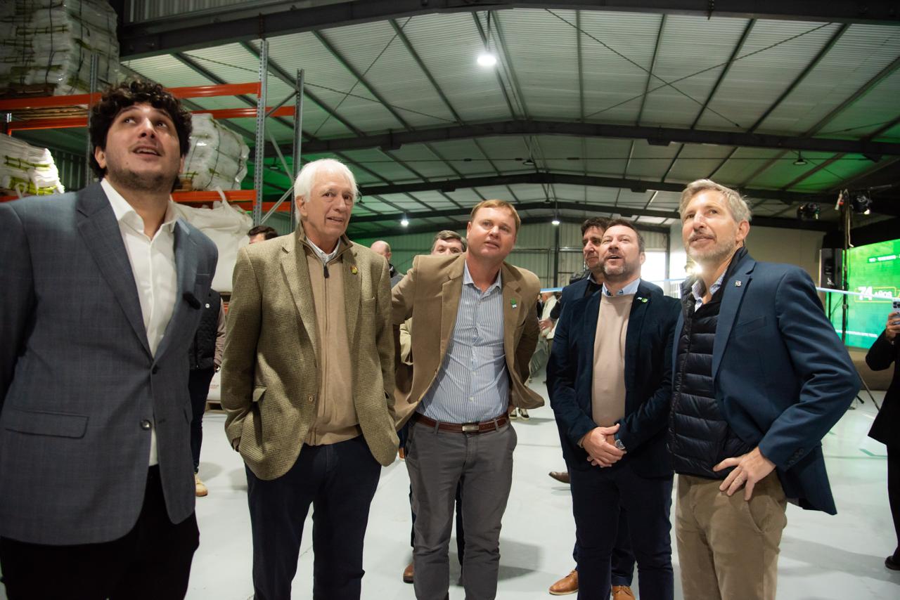 Frigerio inaugur&oacute; una planta que invertir&aacute; US$ 3 millones
