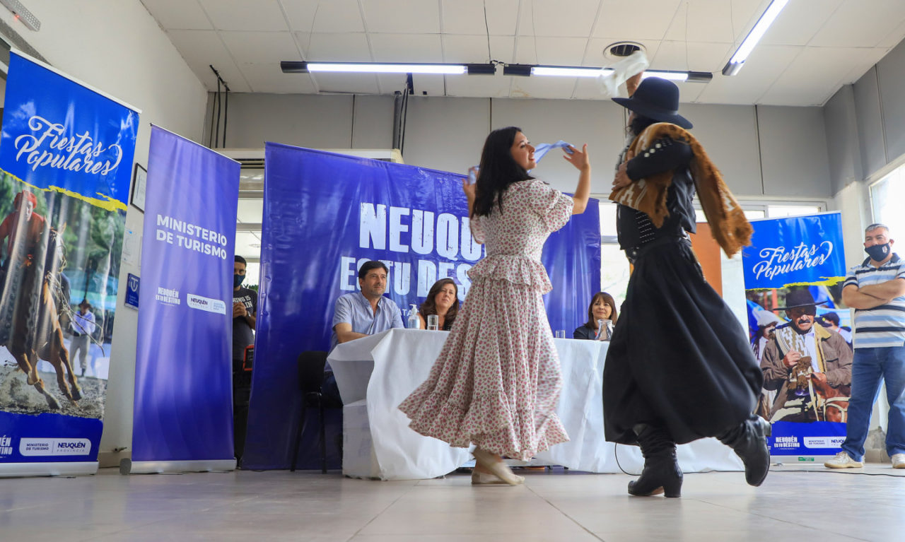 Presentaron la 1&ordm; Fiesta Provincial Jineteada Ciudad de Neuqu&eacute;n