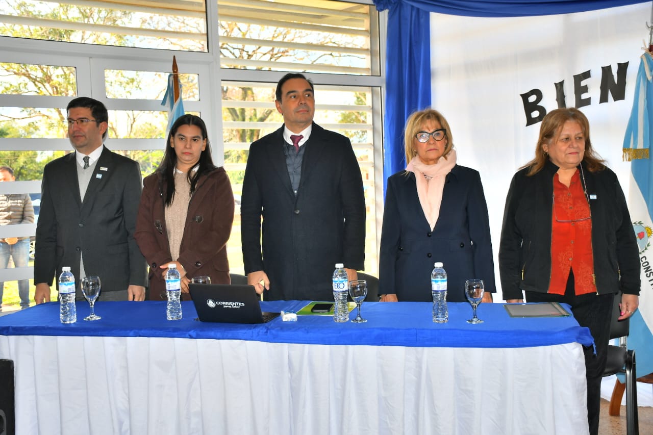 Vald&eacute;s inaugur&oacute; en Garav&iacute; la ampliaci&oacute;n del Colegio Secundario y se comprometi&oacute; a refaccionar el edificio existente