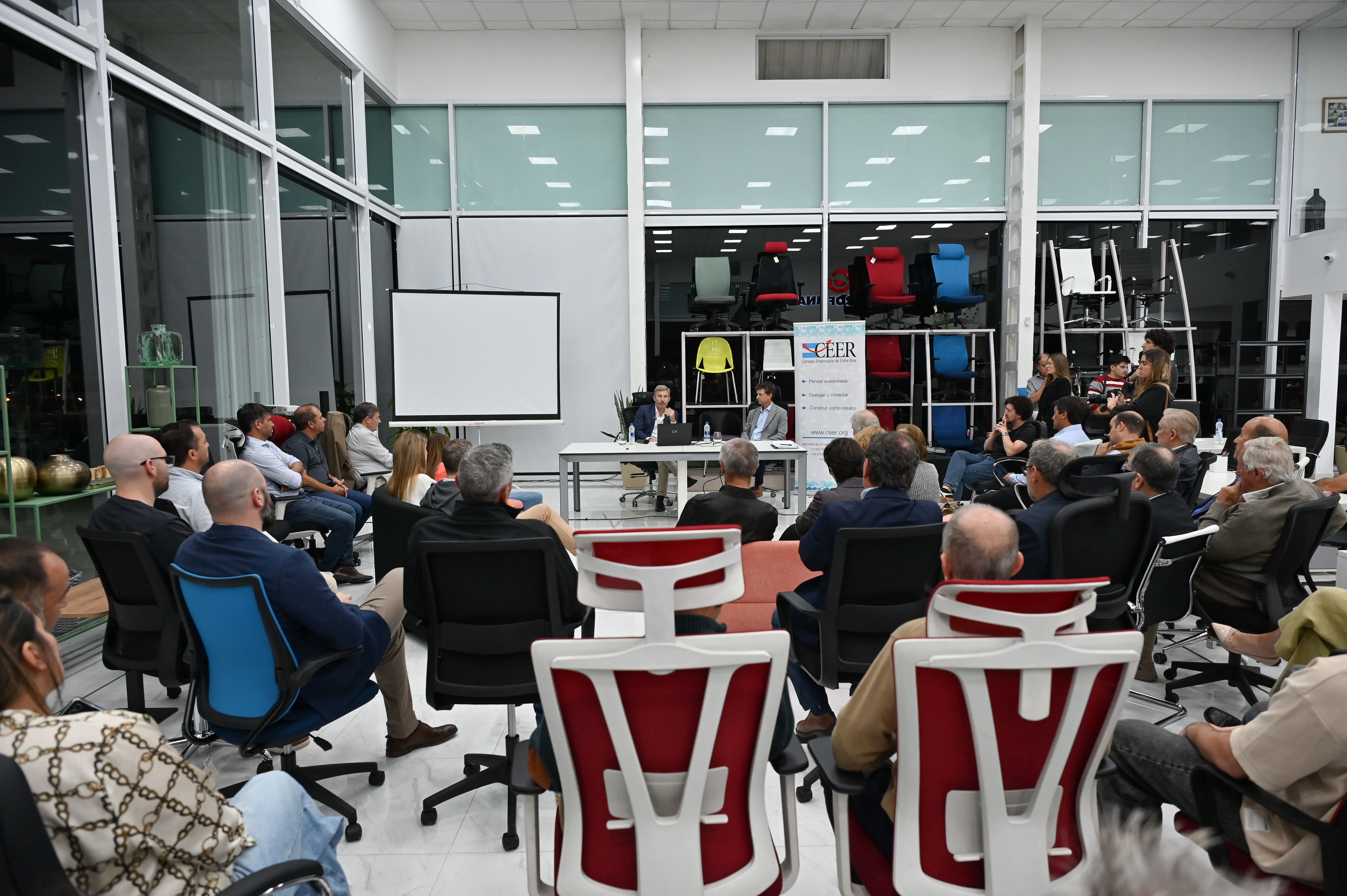 Frigerio destac&oacute; al sector privado en asamblea del CEER