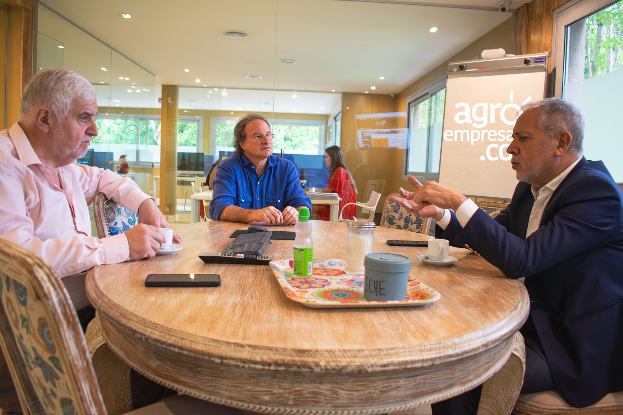 Fernando Vilella, Director de Desarrollo Estratégico y Contenidos de Agroempresario.com; Juan Carrozzino, CEO de Agroempresario.com; y Juan Carlos Abud, Ministro de Desarrollo Económico y Productivo de Jujuy