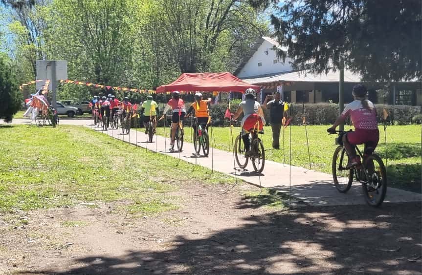 125 ciclistas disfrutaron de una gran jornada de cicloturismo en Rojas