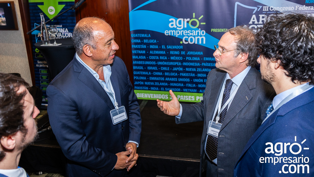 Santiago Maria Carrozzino, Director Comercial de Agroempresario.com; Roberto Ashur, Ministro de Economía de la Provincia de Salta y  Juan Carrozzino, CEO de Agroempresario.com