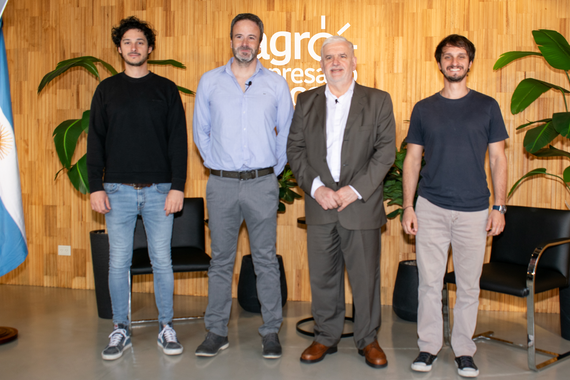 Agustín Carrozzino, Director Institucional; Juan Manuel Birolo, Gerente General de Bipolos; Fernando Vilella, Director de Desarrollo Estratégico y Contenidos de Agroempresario.com; y Santiago Maria Carrozzino, Director Comercial de Agroempresario.com