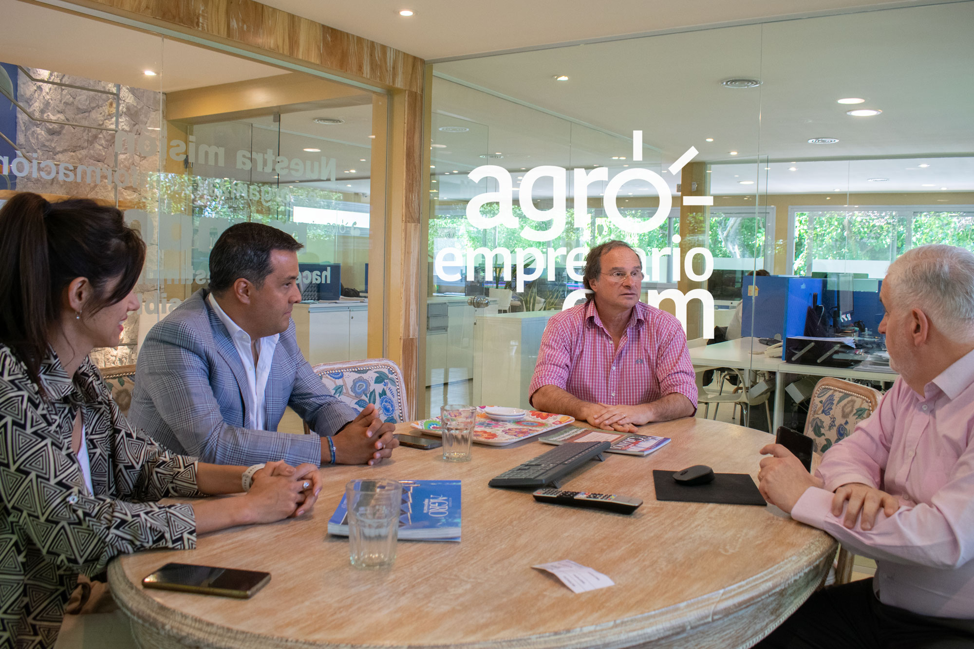  Pereyra Cinthia Ailín, Sub Secretaria de Ambiente y Desarrollo Sustentable; Carlos Koopmann, Intendente de Zapala; Juan Carrozzino, CEO; y  Fernando Vilella, Director de Desarrollo Estratégico y Contenidos de Agroempresario.com