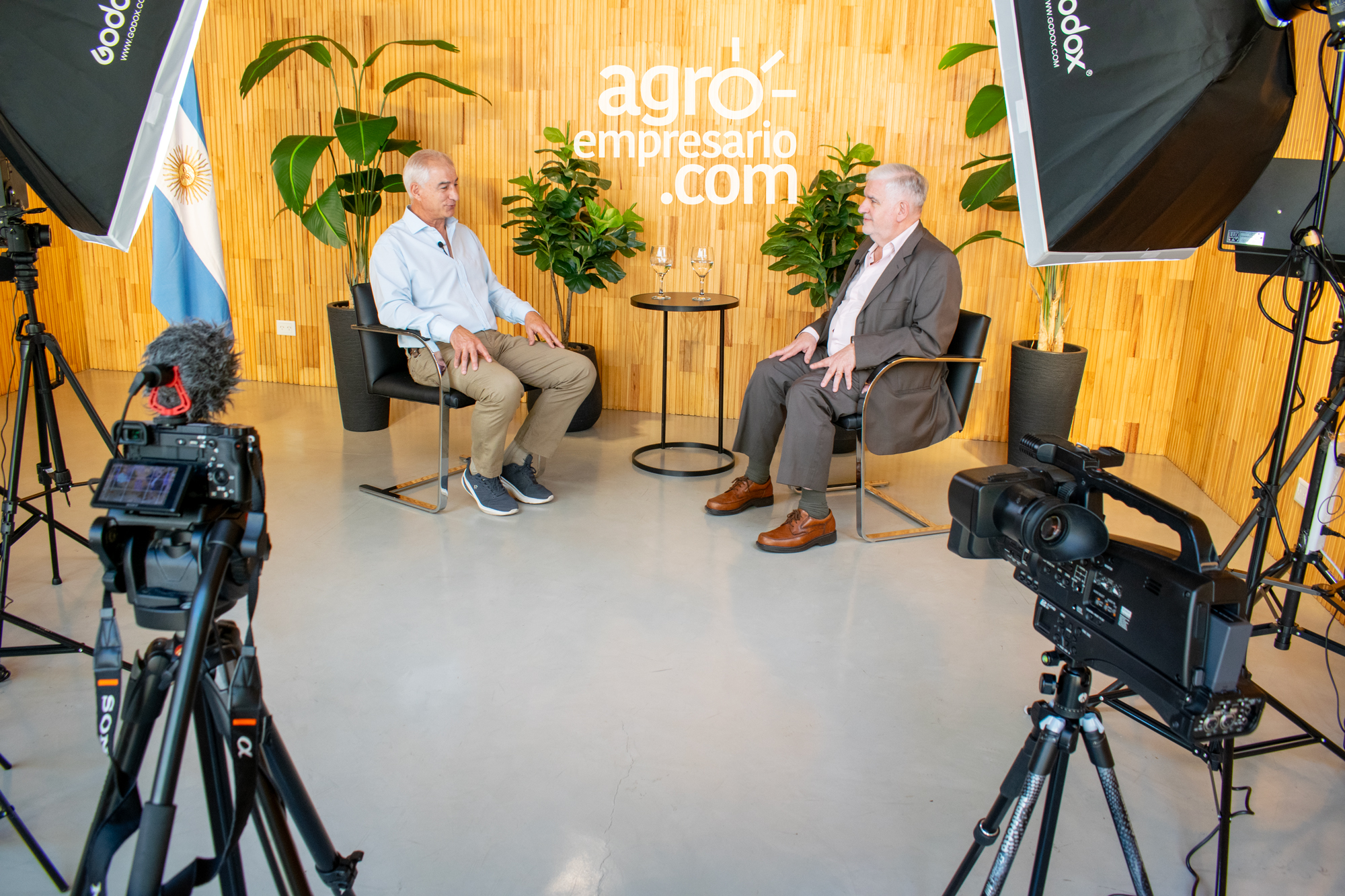 Roberto Guercetti, Presidente de CONECAR S.A, junto a Fernando Vilella, Director de Desarrollo Estratégico y Contenidos de Agroempresario.com