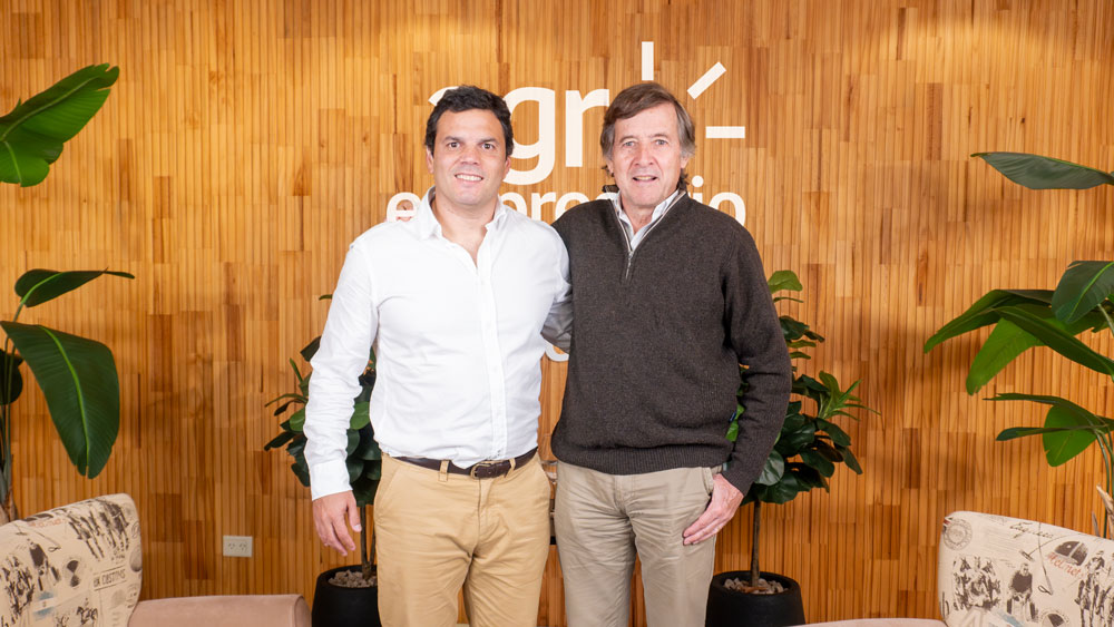 Fernando Martinez de Hoz, CoFunder de ZoomAgri y Carlos Becco, Conductor del Ciclo Audio Visual "De Villanos a Heroes" en Agroempresario.com