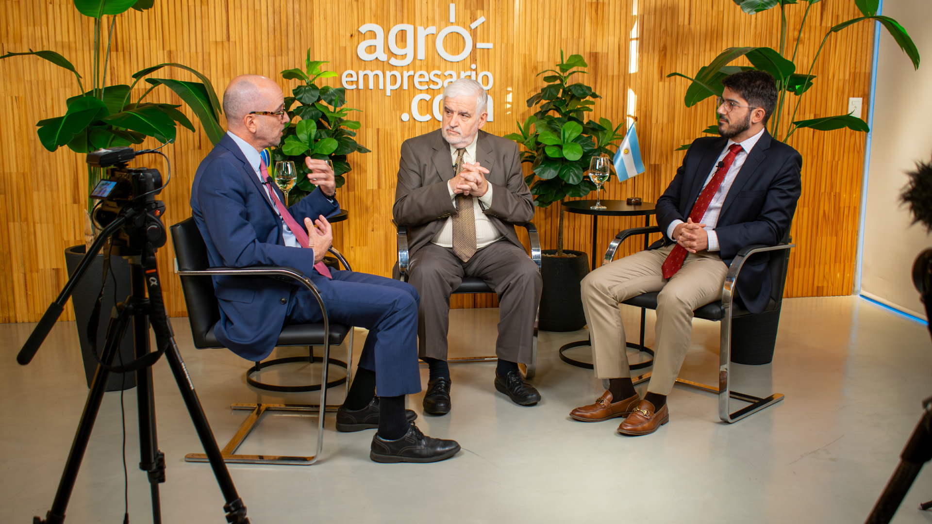 Carlos Cuenca, Jefe del Area Económica de la Embajada de Brasil en Argentina; Fernando Vilella, Director de Desarrollo Estratégico y Contenidos de Agroempresario.com y Fernando Zelner, Consejero de la Embajada de Brasil en Argentina.
