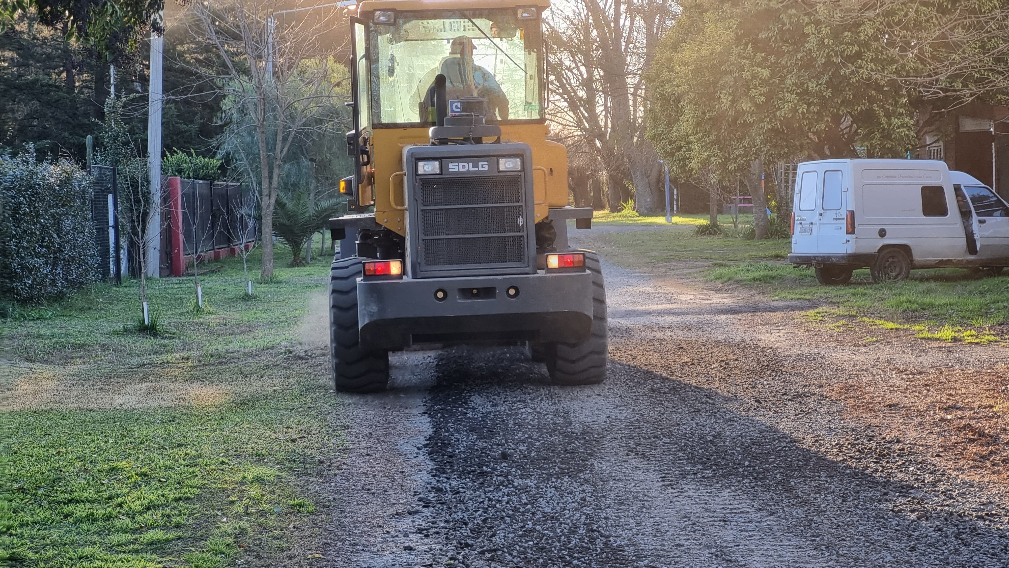 Continúan los trabajos de bacheo y mejora vial en Villa del Parque Cecir